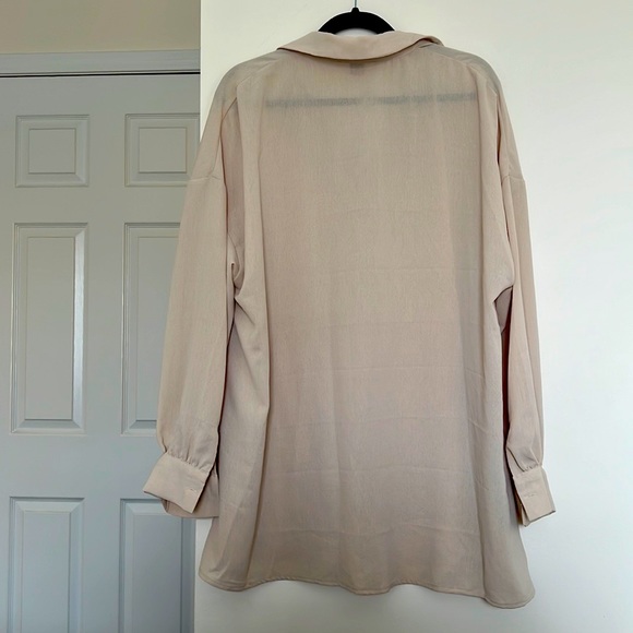 SHEIN Curve - Beige Long Sleeve Button Down Blouse (Plus Size - 2x) - Picture 2 of 3